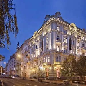 5* Отель Mamaison Riverside