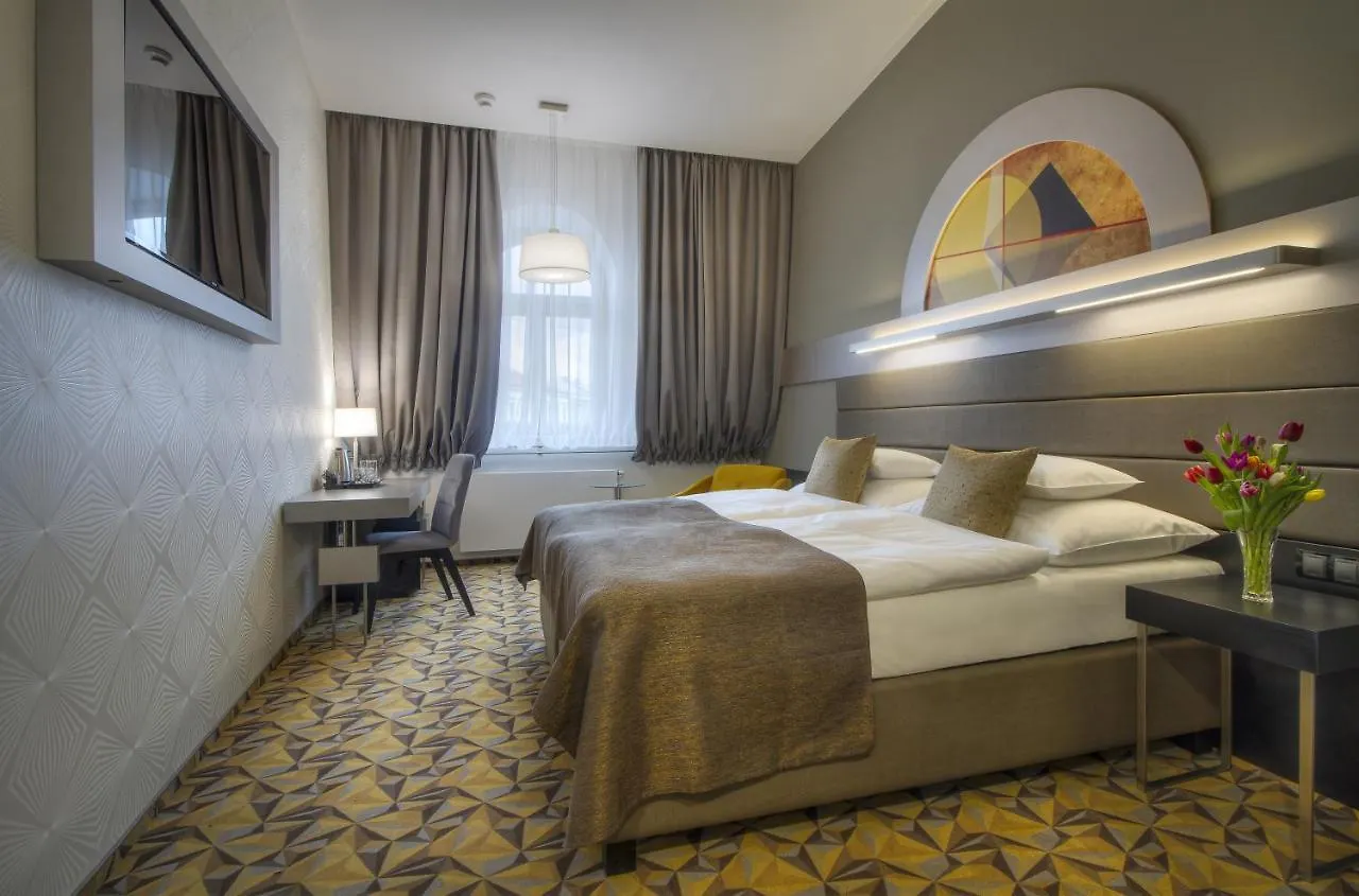 Hotel Essence Prague 4*,